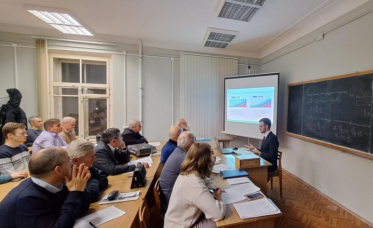 Выпускник аспирантуры ВШПМиВФ защитил кандидатскую диссертацию по специальности «Механика жидкости, газа и плазмы»